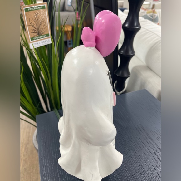 Halloween Ghosts girl with Pink Bow & Heart Balloon Be My Boo Resin Figure NWT - Picture 2 of 5